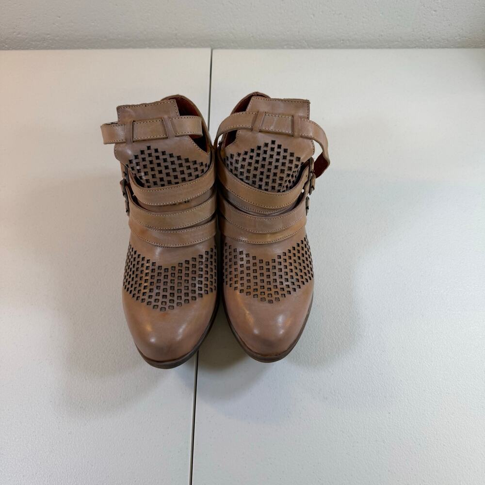 Heritage Corral Boho Womens 9M Tan Leather Ankle Boots Buckle Western Booties